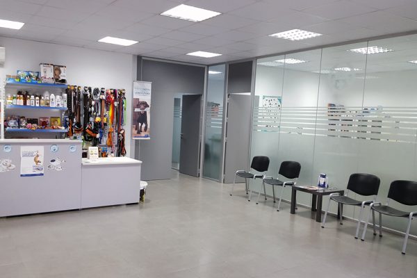 Sala de Espera - Clínica Veterinaria en Mora